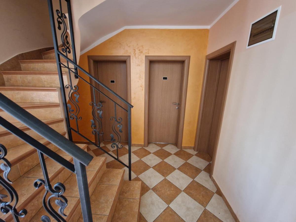 Guest House Damjana Budva Bagian luar foto