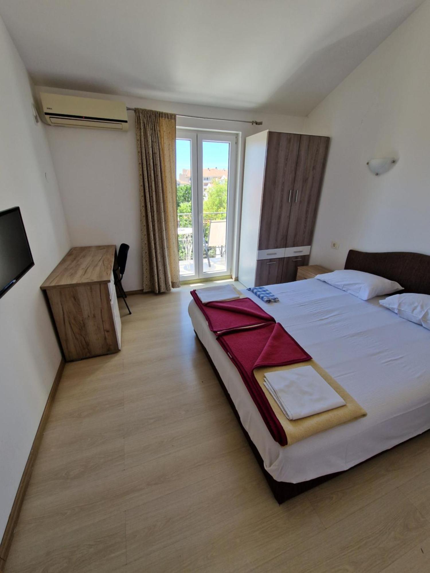 Guest House Damjana Budva Bagian luar foto