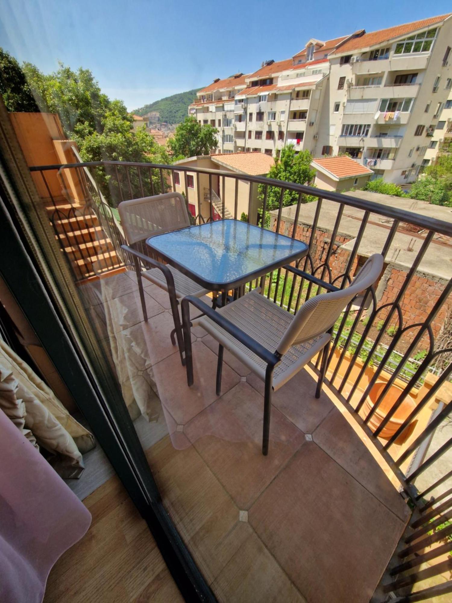 Guest House Damjana Budva Bagian luar foto