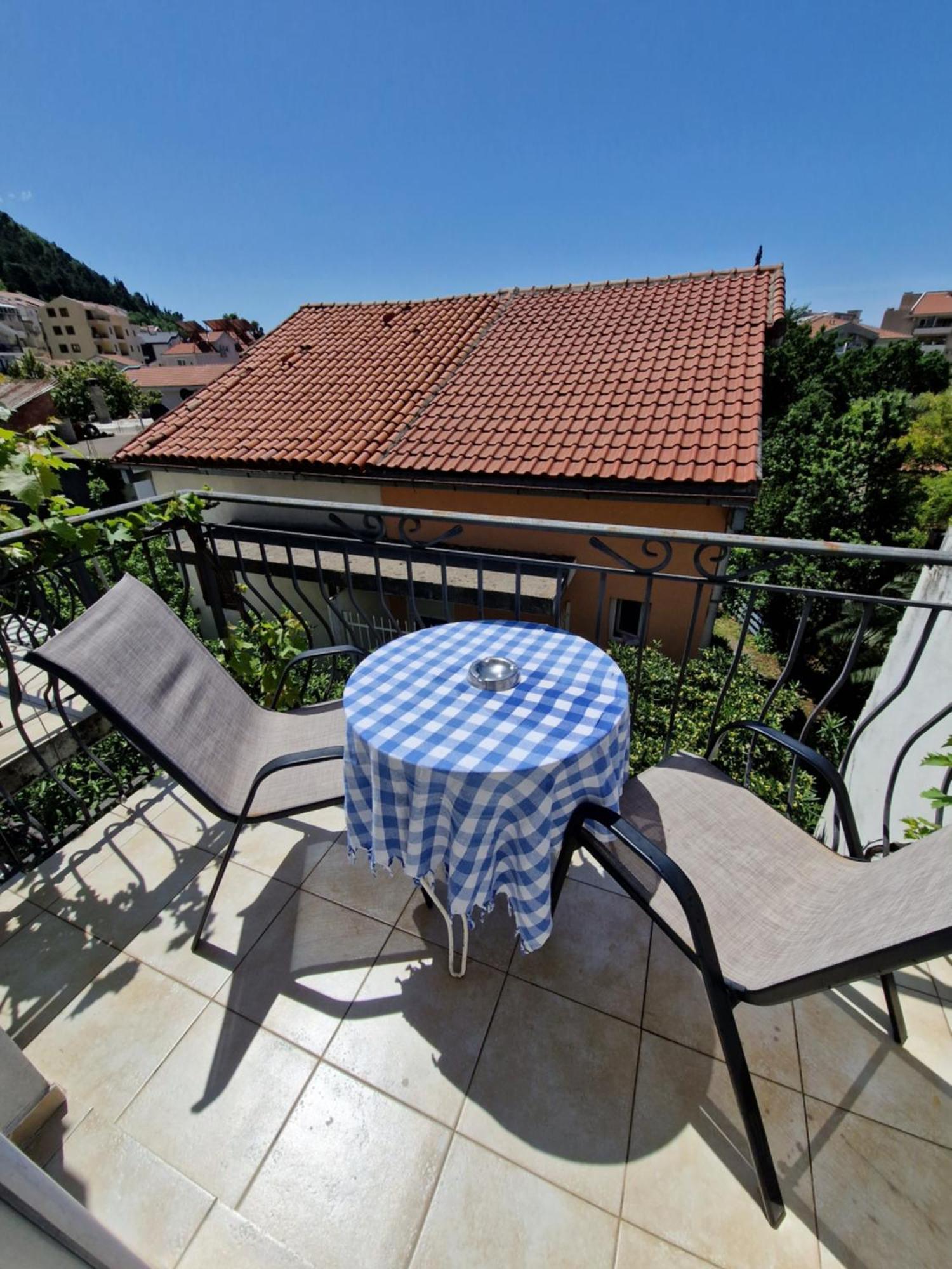 Guest House Damjana Budva Bagian luar foto
