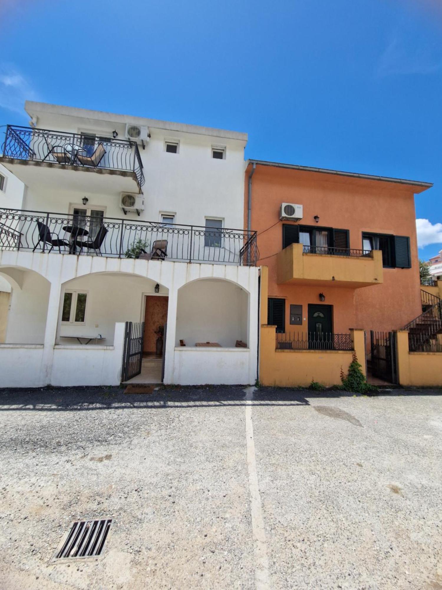 Guest House Damjana Budva Bagian luar foto