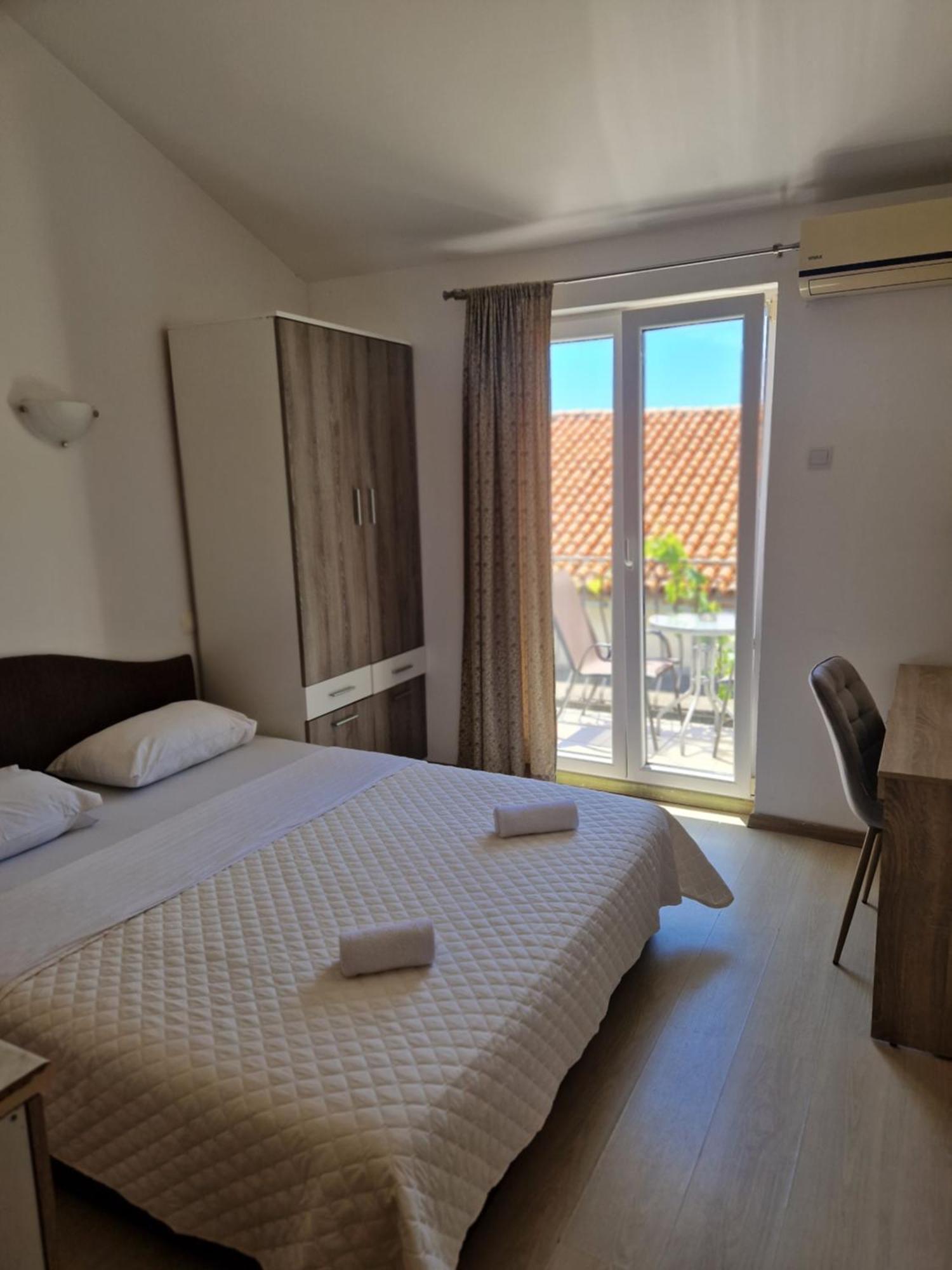 Guest House Damjana Budva Bagian luar foto