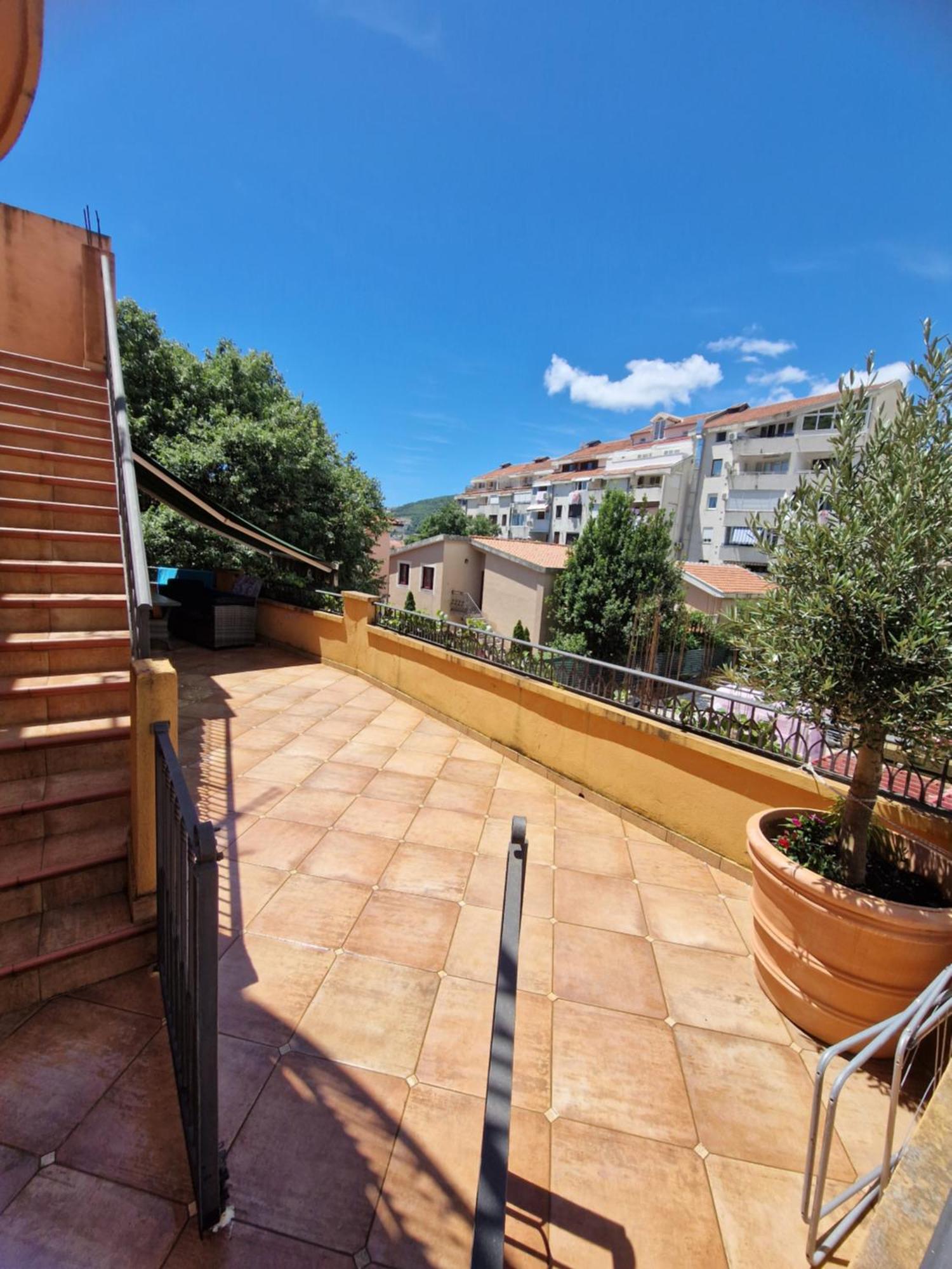 Guest House Damjana Budva Bagian luar foto