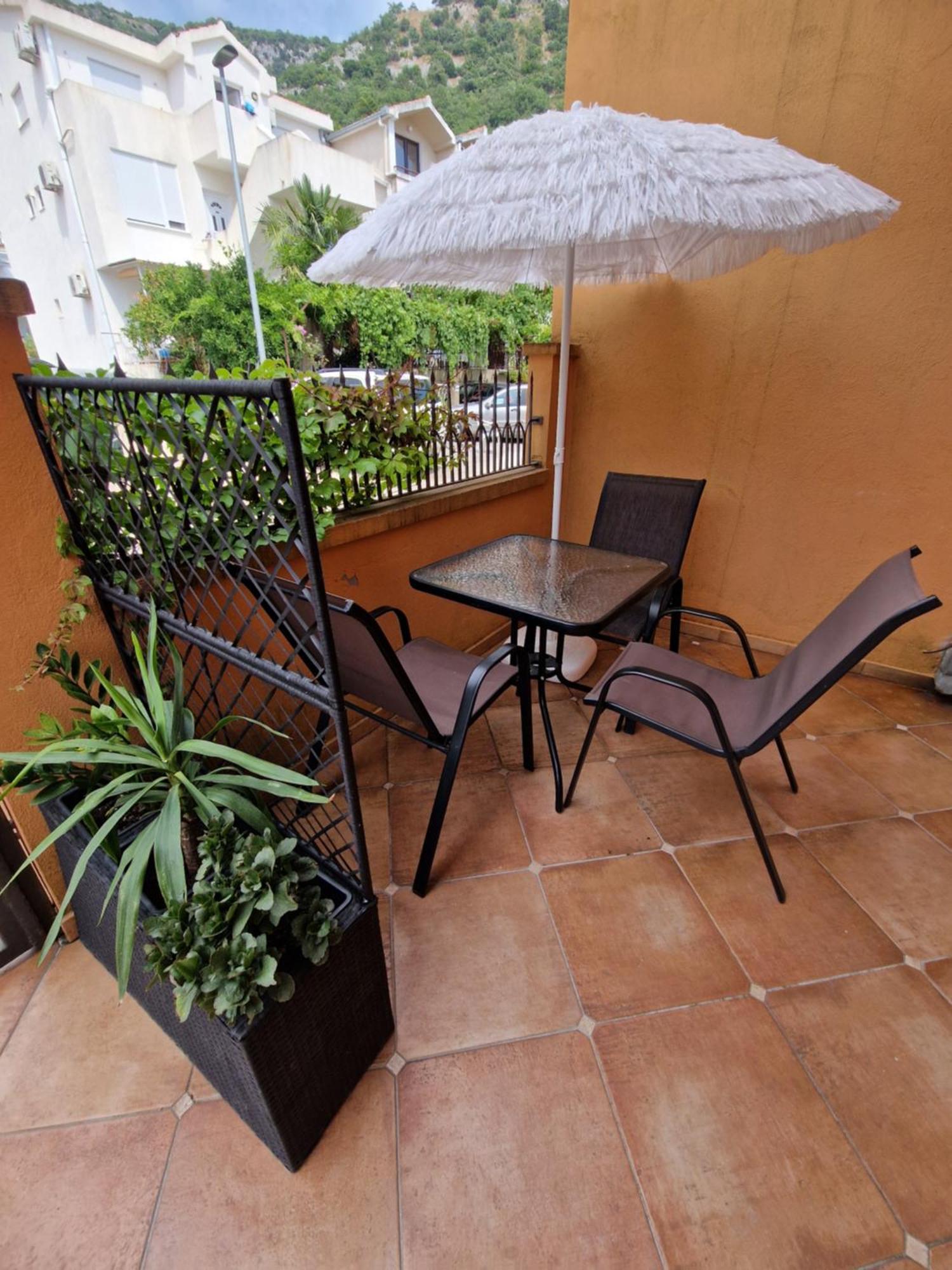 Guest House Damjana Budva Bagian luar foto