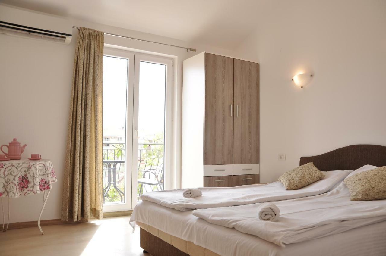 Guest House Damjana Budva Bagian luar foto