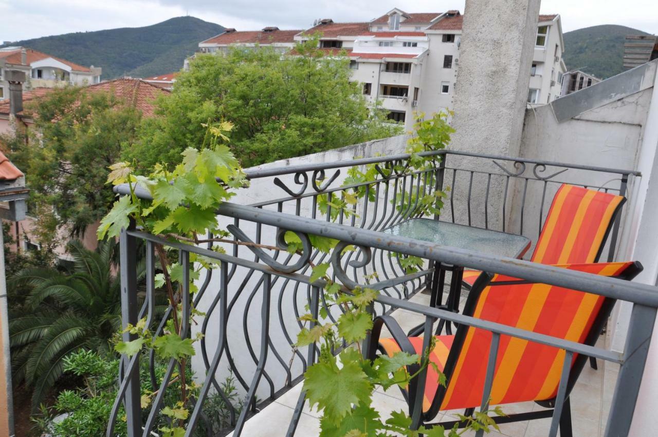 Guest House Damjana Budva Bagian luar foto
